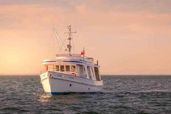 Bellarine mussel boat cruising on Port Phillip Bay