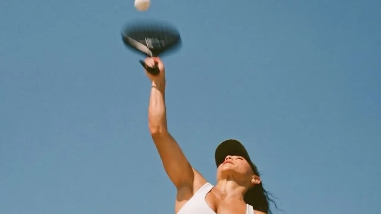 Padel serve at Noo's Padel on Chapel Street, South Yarra